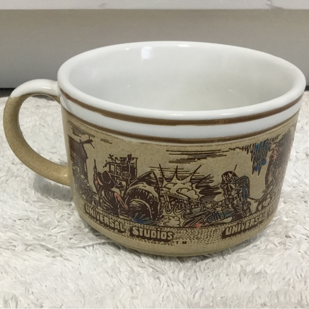 Vintage Collectable Universal Studios soup coffee mug by Karol Western